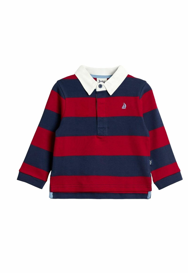 Tricou polo cu mânecă lungă, cu dungi roșii și bleumarin, cu guler alb și plachetă cu nasturi; prezintă un mic logo cu o barcă cu velă pe piept.