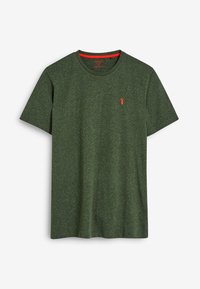 Mørkegrøn kortærmet T-shirt lavet af struktureret stof, med en rund hals og et lille rødt hummerlogo på venstre bryst.