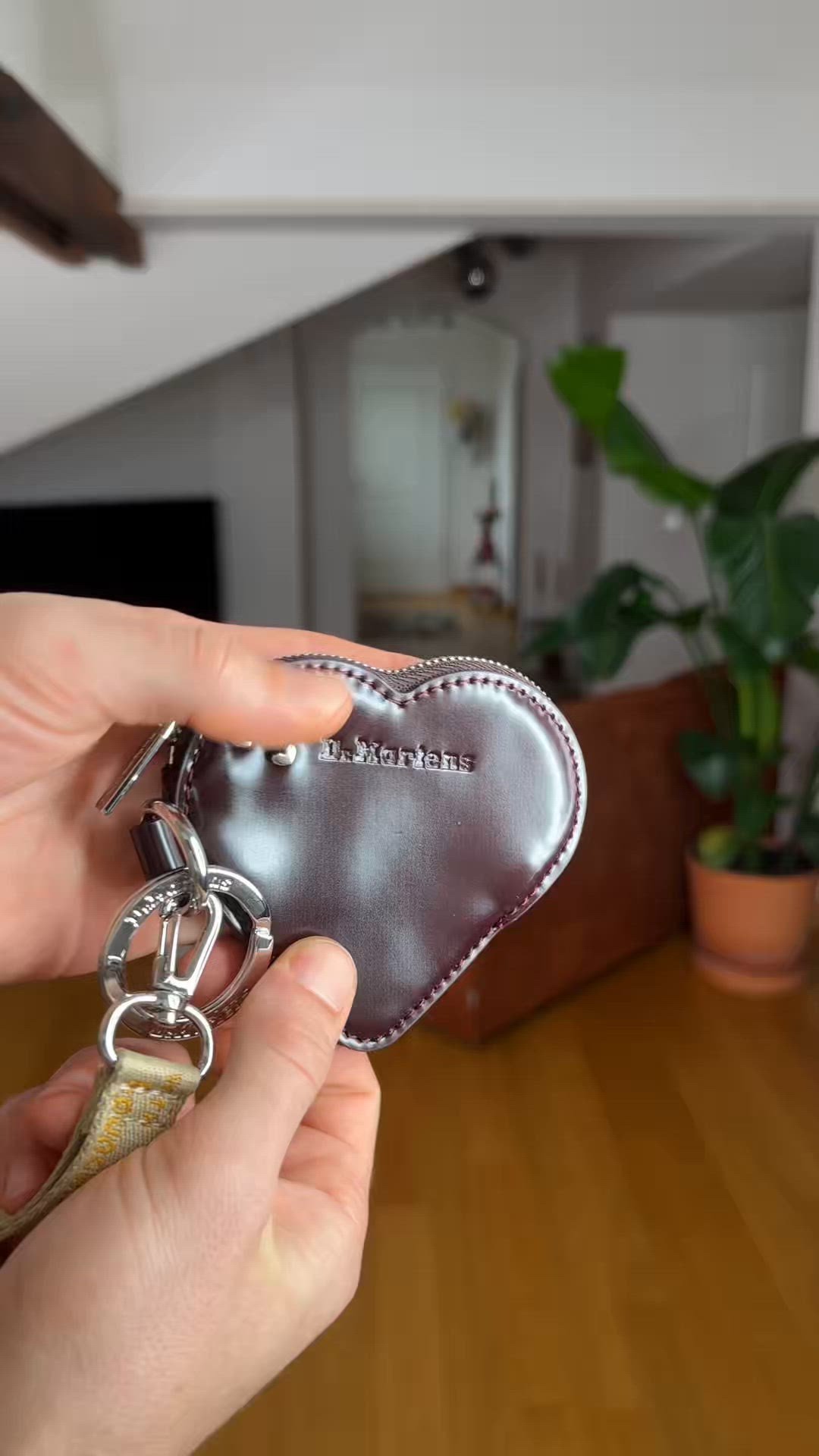 Dr. Martens HEART PURSE UNISEX - Wallet - cherry red/dark red