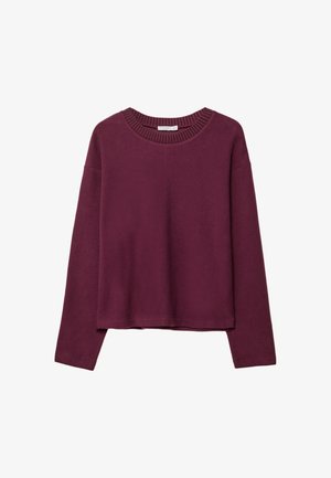 Pull à manches longues bordeaux, col rond côtelé, coupe décontractée, texture douce et épaules tombantes, avec un design minimaliste et sans motifs.