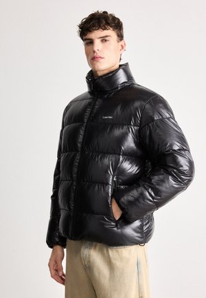 GLOSSY CHANNELED PUFFER  - Téli dzseki - black