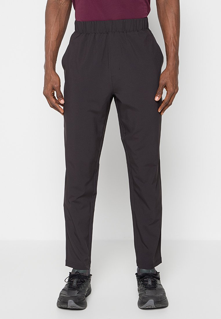 Calvin Klein - Pantalones montañeros largos (negro)