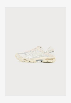 ASICS SportStyle, GEL CUMULUS UNISEX - Sneakers low - cream/pure silver