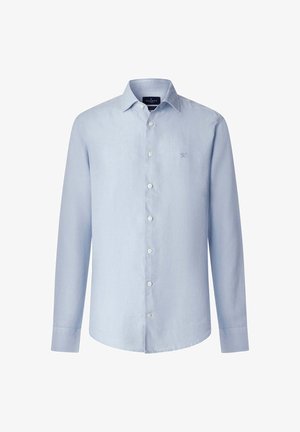 Hellblaues, langärmliges Hemd mit Knopfleiste, Kragen, weißen Knöpfen und kleinem gesticktem Logo auf der linken Brust.