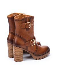 Pikolinos CERVERA - Botines con plataforma - brown
