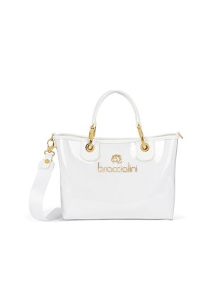 Borsa a tracolla in pelle sintetica bianca con finiture dorate, manici doppi e una tracolla regolabile. Presenta un logo impresso sulla parte anteriore.