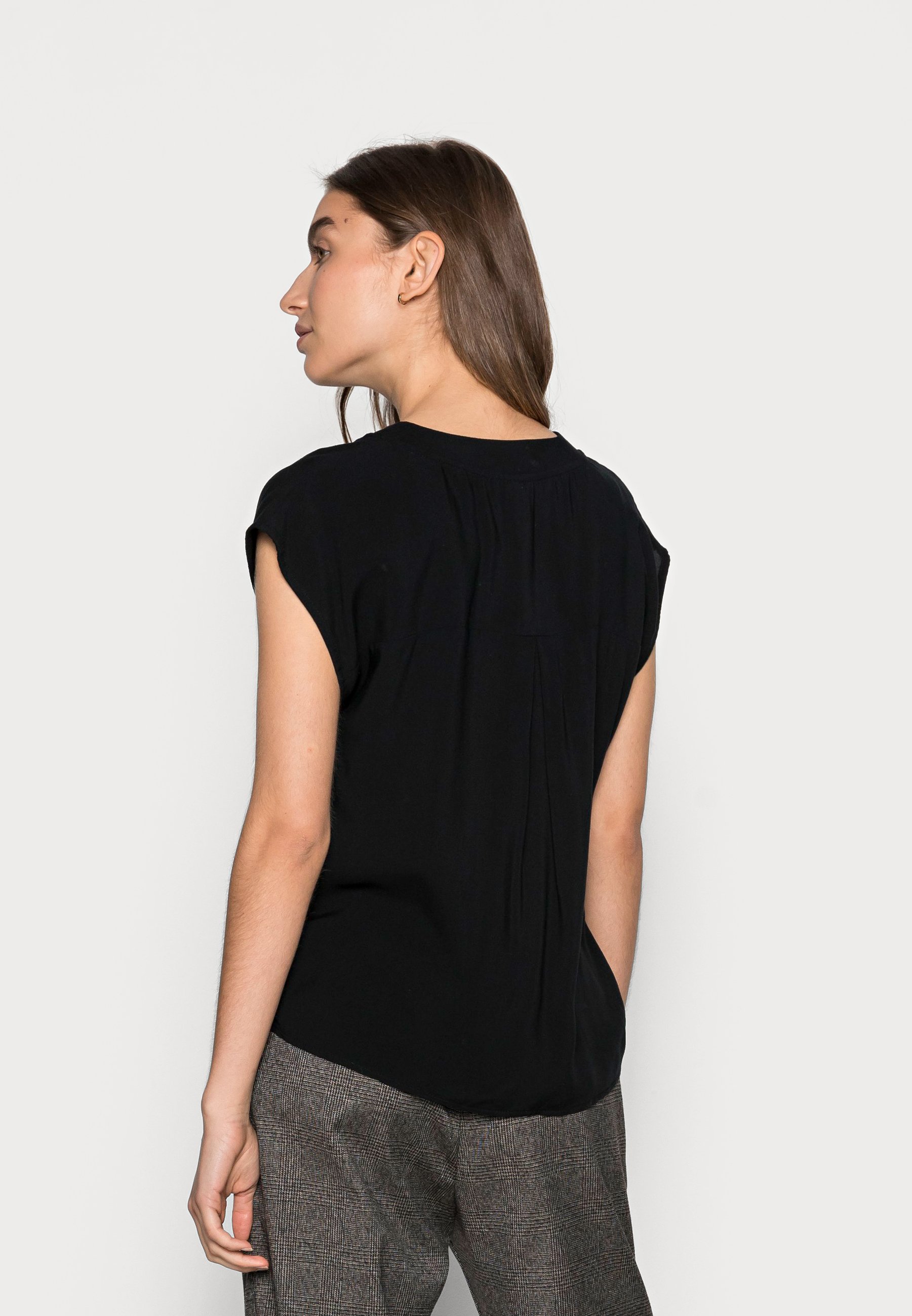 Women BLUSE ELIPSE - Basic T-shirt Women BLUSE ELIPSE - Basic T-shirt