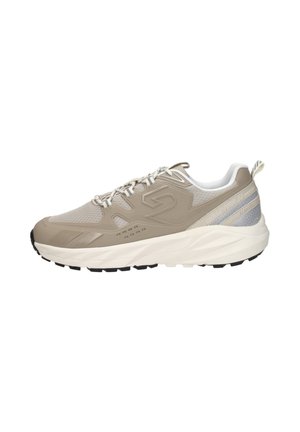 Beige-weißer Sneaker mit Mesh-Obermaterial, dicker gepolsterter Sohle, reflektierendem Fersen-Detail und Schnürverschluss, entworfen für den Freizeit- oder sportlichen Gebrauch.