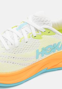 HOKA RINCON 4 - Scarpe da corsa su strada - frost/lettuce