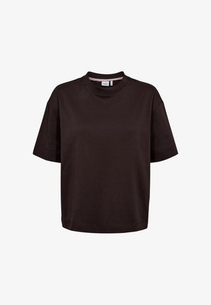 Camiseta de manga corta de color marrón oscuro, hecha de una tela suave. Corte cuadrado con cuello redondo y detalle de costura mínima en el cuello.