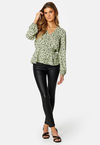 Bubbleroom WRAP BLOUSE - Bluse - green