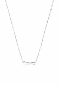 Zilveren ketting met een verfijnde ketting en een centrale hanger waarin "liefde" in een cursieve lettertype is gespeld. Gladde textuur en gepolijste afwerking.
