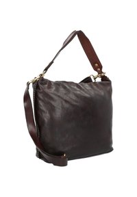 Bolso de hombro de cuero marrón con un acabado texturizado, correa ajustable y acentos de hardware en tono dorado. Diseño suave y de estilo caído.