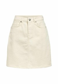 Jupe en denim beige clair avec coupe droite, cinq poches, passants de ceinture et bouton de fermeture à la taille. Texture lisse, détails minimalistes.