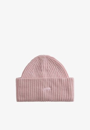 Rosa strikket beanie med ribbet tekstur og foldet kant, med en lille broderet detalje på den forreste kant.