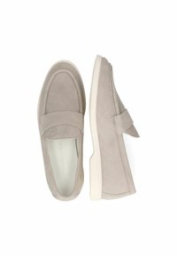 Beige mockasins i mocka med rund tå och en texturerad ovandel. Sulan är vit och något upphöjd, designad för komfort.