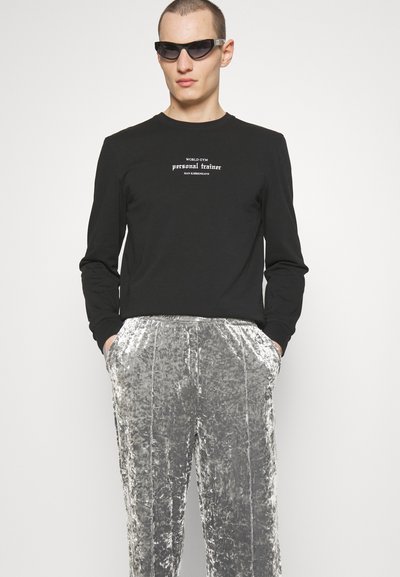 Han Kjøbenhavn TRAIN INSANE REGULAR TEE UNISEX - Μπλούζα με μακριά μανίκια - black