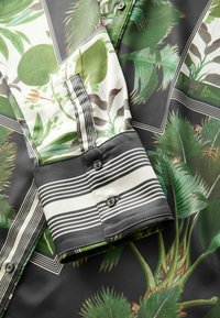 Next REGULAR FIT LONG SLEEVE  - Košilová halenka  - kew collection black green palm print