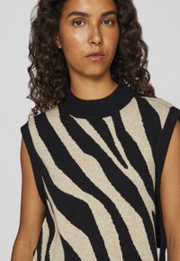 VILA VIRIL COLLAR - Cape - black/beige