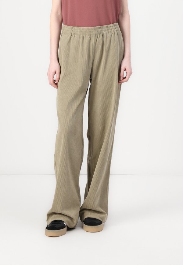 ONLLAVENDER PULL UP PANT - Trousers - overland trek