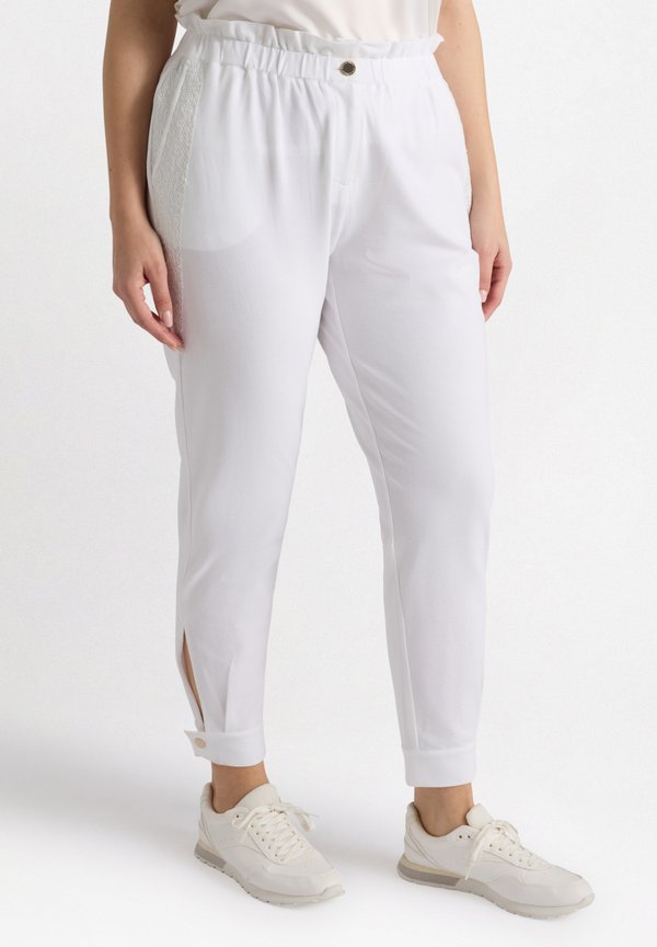 CON BORDI IN RETE RICAMATA - Stoffhose - bianco