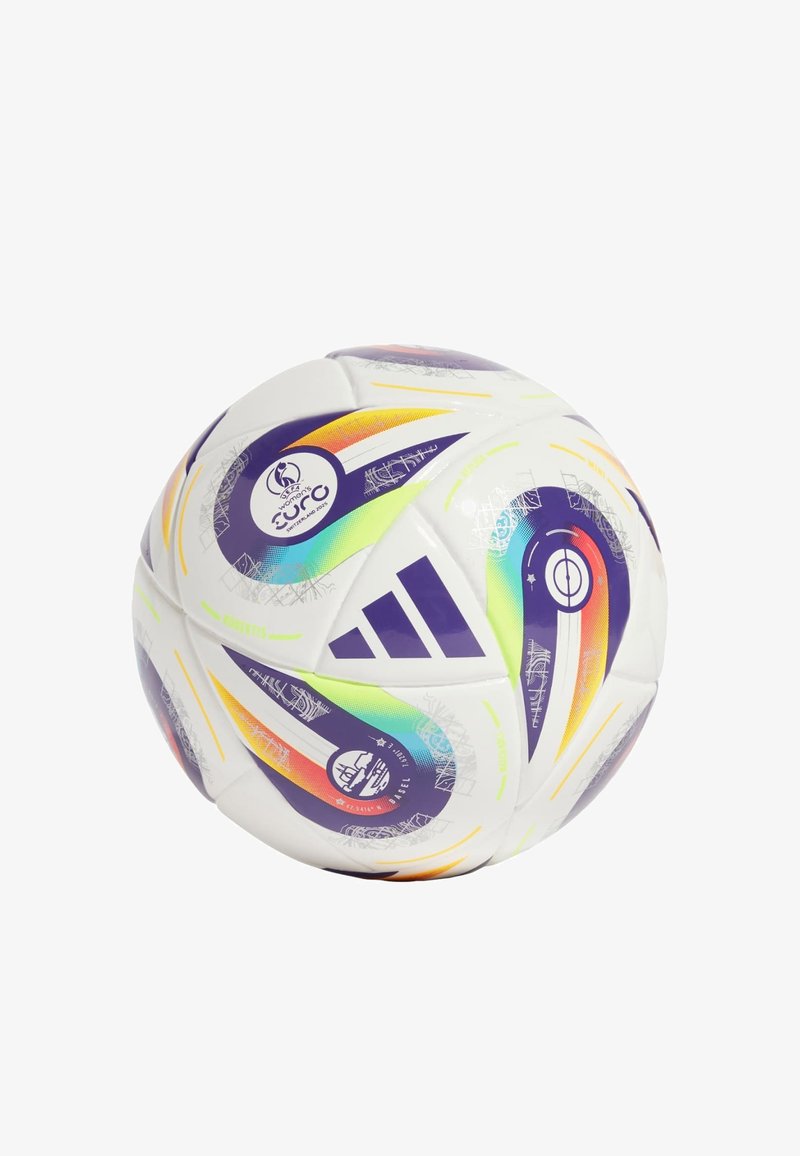 Witte voetbal met paarse en gekleurde patronen. Bevat het Adidas-logo en UEFA Women's Euro 2022-branding. Glad, synthetisch oppervlak.