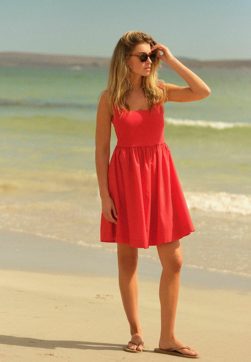 Next SUMMER MINI - REGULAR FIT - Haljina od žerseja - red