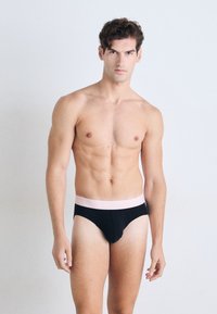 Calvin Klein Underwear HIP BRIEF 3 PACK ICON - Fecskék - black