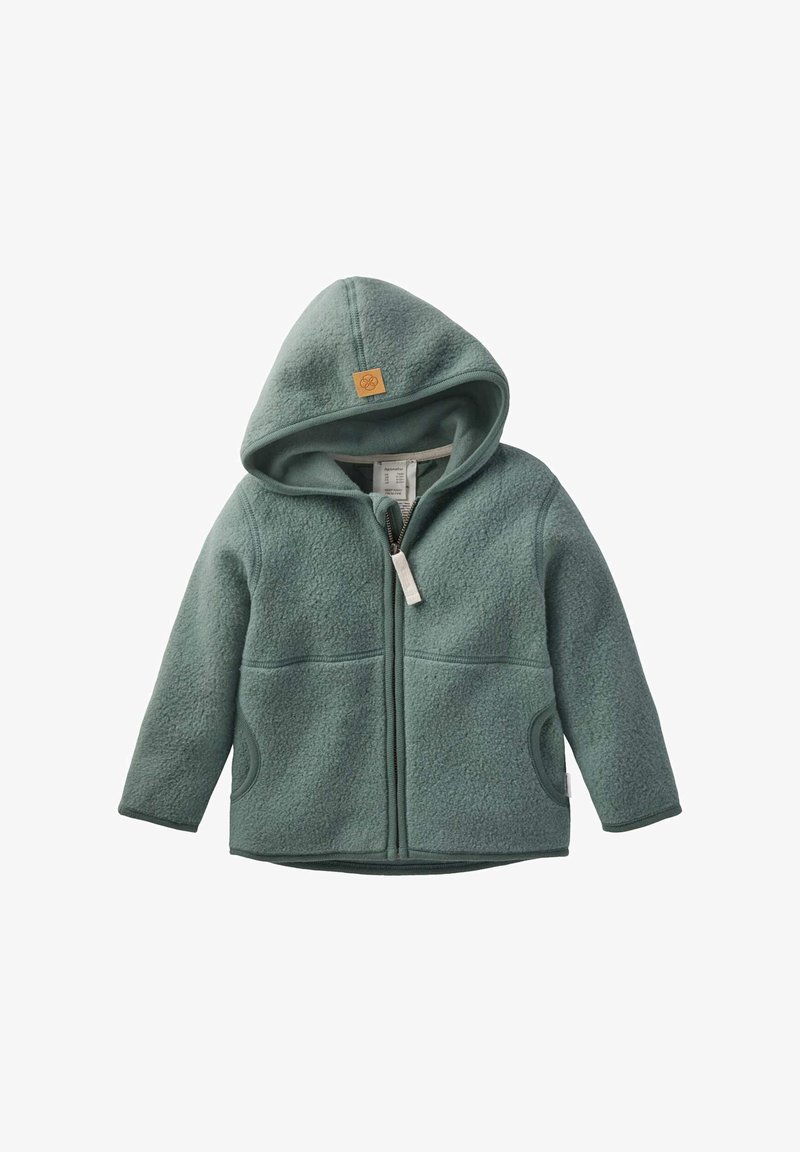 Fleece-Hoodie in sanftem Grün, mit einem Frontreißverschluss, zwei seitlichen Taschen und einer Kapuze. Beinhaltet ein kleines Logo-Patch auf der Vorderseite.