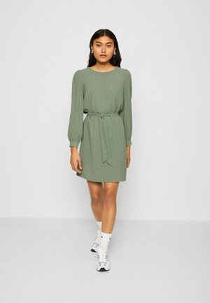 Vero Moda VMPAMMI DRESS - Vestito casual - laureal wreath
