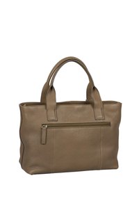 Bruine leren tote bag met twee korte handvatten, met een textuur, een voorzak met rits en een minimalistisch ontwerp.