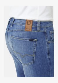 Unausgewählt, light blue