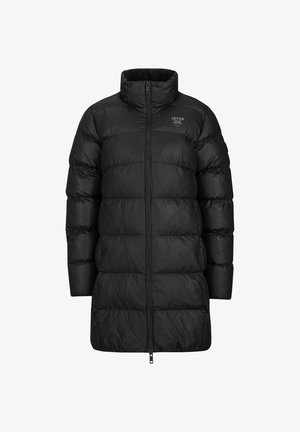 Zwarte pufferjas met een hoge kraag, verticale baffeldesign, rits aan de voorkant en zijzakken. Gladde, glanzende textuur met logo-detail.