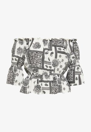 Fehér vállnélküli blúz fekete virágos és paisley mintával, fodros ujjakkal és bélelt derékkal, peplum részlettel.