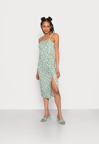 Hollister Co. BEST IS BACK - Vestido de dia - green floral