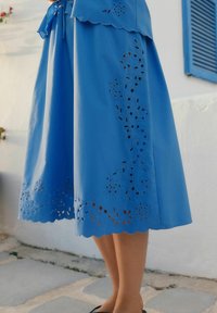 Next REGULAR FIT - PEPLUM BRODERIE MIDI - Kasdienė suknelė - blue