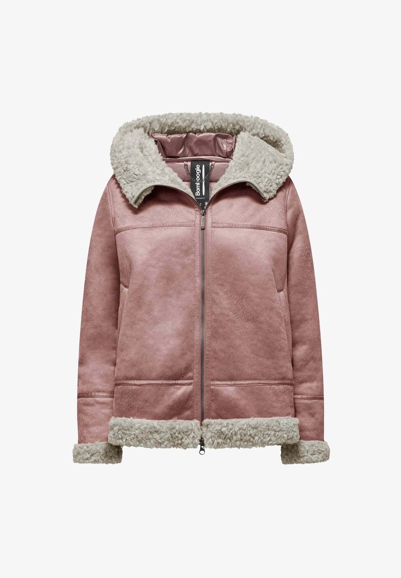 Różowa zamszowa kurtka z białym sztucznym futerkiem w wykończeniach kaptura, mankietów i dolnej części, z zapięciem na zamek błyskawiczny z przodu oraz bocznymi kieszeniami.