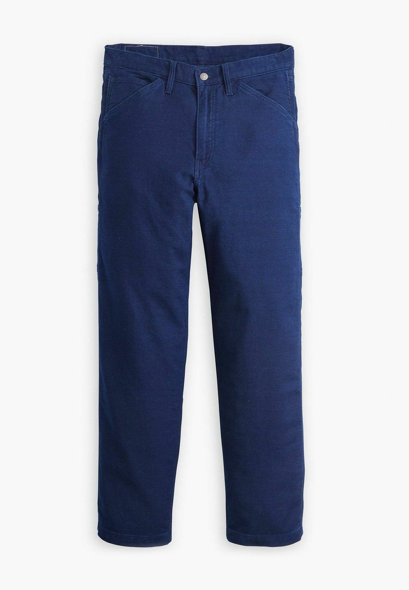 Pantalones de mezclilla azul marino con corte recto, que cuentan con dos bolsillos frontales, cierre de botón y detalles de costura sutiles.