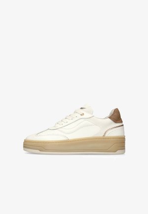 Manfield, Baskets basses - white