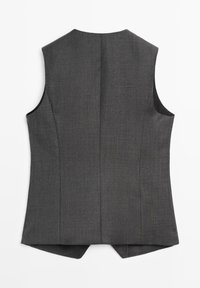 Szary, dopasowany kamizelka o przylegającym fasonie, tekstura materiału przypominająca tkaninę garniturową, z wysokim tyłem. Posiada dekolt w kształcie V oraz boczne wycięcia.