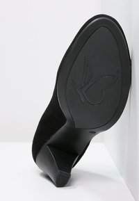Caprice Escarpins - black