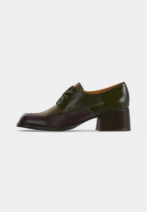 Chie Mihara, BRAND49 - Richelieus - taleu granate/moony gold/sucre mili