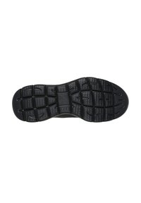 Suela de zapato de goma negra con una superficie texturizada que presenta patrones rectangulares y triangulares para tracción y agarre.