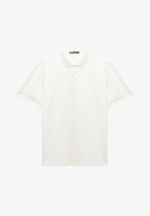 Weißes Poloshirt aus strukturiertem Stoff. Verfügt über einen klassischen Kragen, eine Drei-Knopf-Leiste und kurze Ärmel mit umgeschlagenen Kanten.