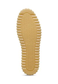 Suola di scarpa in gomma color tan, caratterizzata da un motivo rigato e testo impresso, con una forma ampia e arrotondata e una superficie texture.