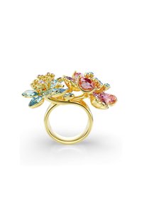 Anello in oro con due motivi floreali decorati con gemme colorate nei toni del blu, rosa e giallo, su uno sfondo bianco.