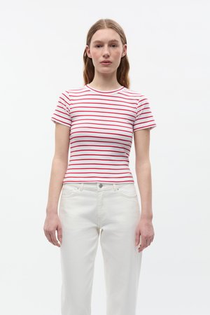 Envii ALLY CROP TEE - T-shirt print - salsa/white