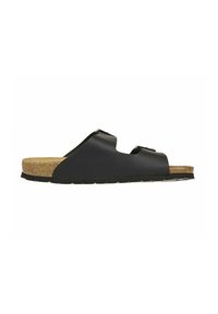Sandal in pelle nera con due larghe cinghie, plantare in sughero e suola in gomma. Presenta una superficie liscia e un design minimalista.