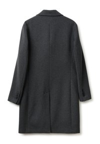 Cappotto in lana grigio scuro con taglio dritto, revers a pistagna, tasche laterali e dettagli a tre bottoni sulle maniche. Texture liscia, design minimale.