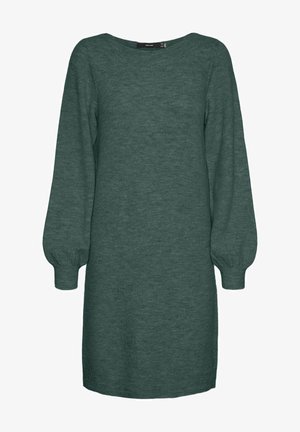 Robe tricotée verte avec de longues manches bouffantes. Tissu doux, avec un col rond et une coupe droite. Sans motifs ni ornements.